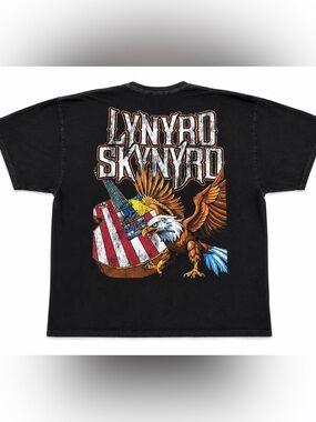 LYNYRD SKYNYRD concert T-shirt size XL